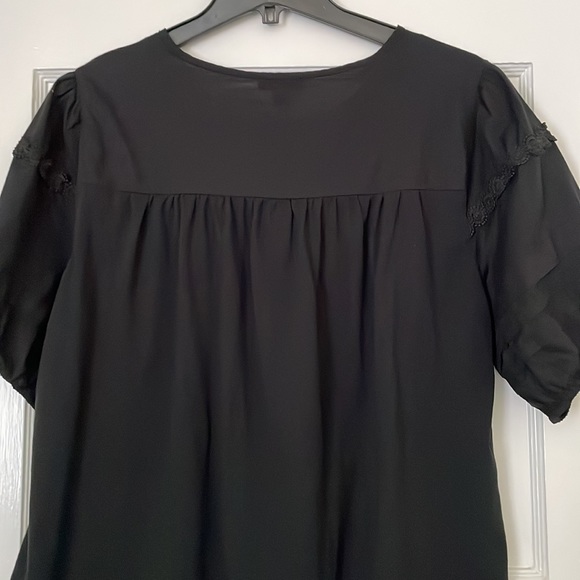 I.Crew top, puff sleeves. Size Xl black, gently used. - Picture 5 of 5